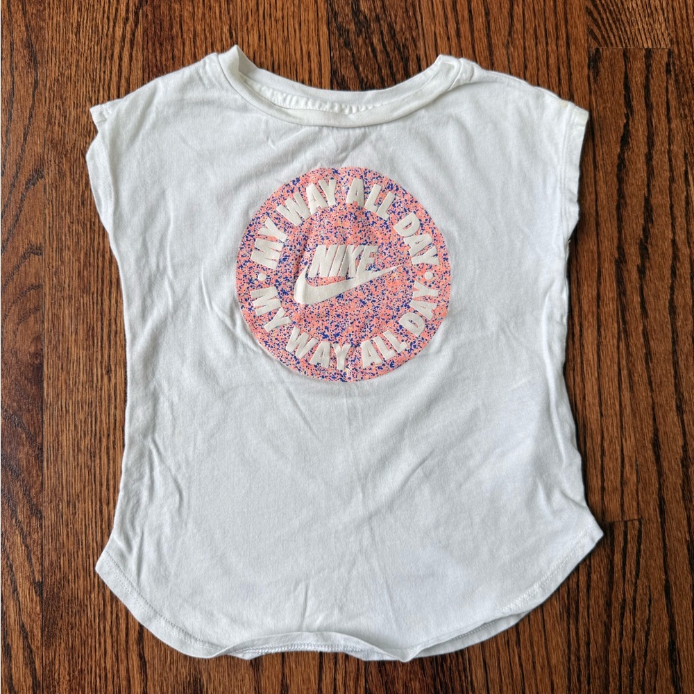 Nike Pink & White Short Sleeve Girls T-shirt w, Graphic Design - Size 2t